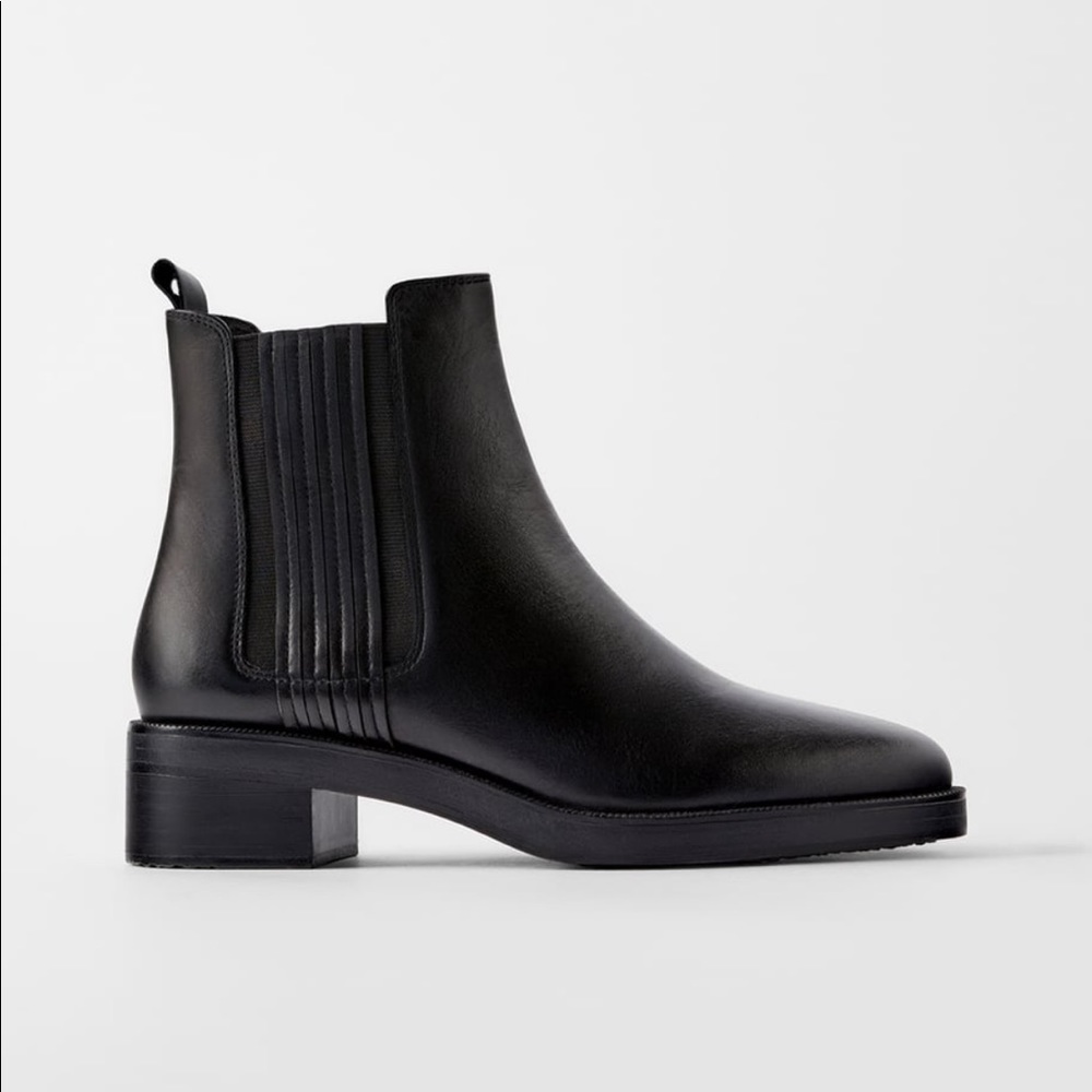 Zara Flat Leather Ankle Boots Sz 8